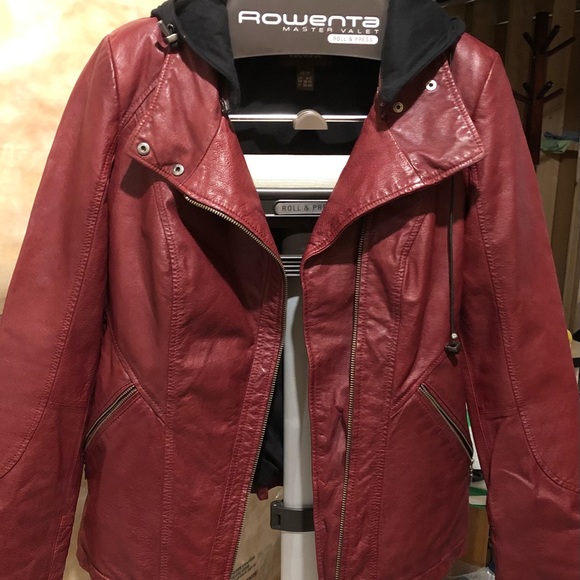 Danier leather jacket with black detachable hood - Picture 2 of 2